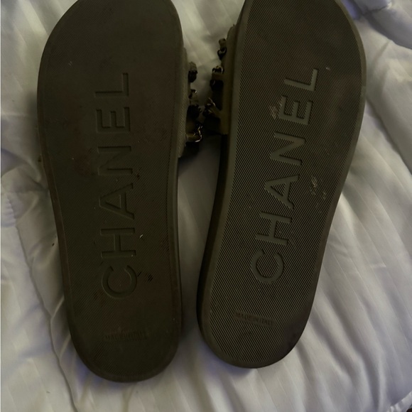 Authentic Chanel slides - Picture 4 of 5